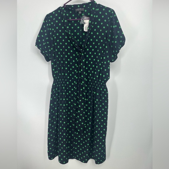 Forever 21 Dresses & Skirts - Forever 21 Plus Sz 2X Navy & Green Polkadot Satin Dress New